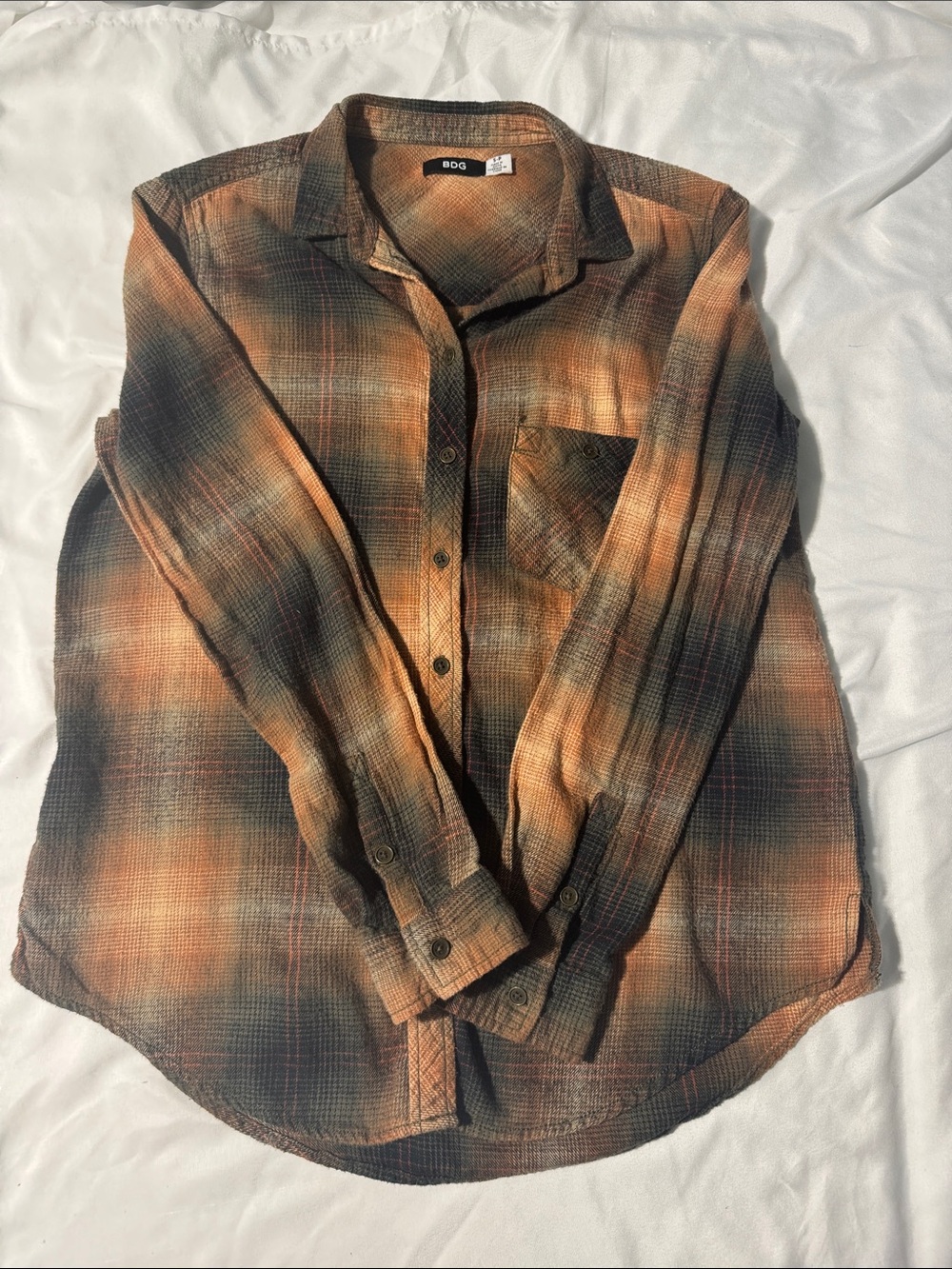 BDG Lightweight Plaid Flannel Button-Up Shirt 100% Cotton Small Relaxed Fit Cozy